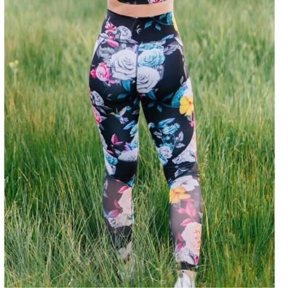 Zyia‎ dark floral mesh leggings size 4